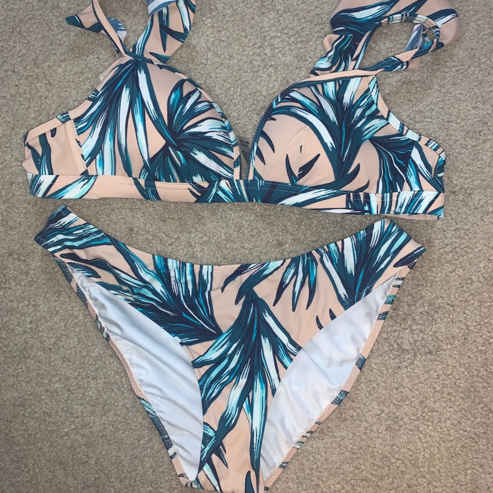 VS Pink bikini